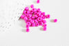 Grosses perles rocaille rose foncé peintes 4mm,perles rocaille rose opaque, perles verre, x 10Gr (G3738)