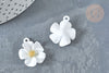 Pendentif zamac fleur blanche 23,5mm, perles zamac,bijou fleur blanche, x1 (G7361)