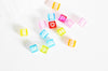 Perle carré Lettre Alphabet plastique multicolore translucide plastique,création bracelet mots,6mm, les 10 grammes, X1 G3068