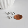 clous-puces oreille platine triangle 8x7mm, x10 (G1796)