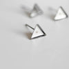 clous-puces oreille platine triangle 8x7mm, x10 (G1796)