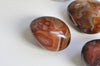 galet agate rouge orange naturelle brute roulée,pierre naturelle,lithotherapie,chips agate rouge,La pierre,45-90mm ,X1, G5214